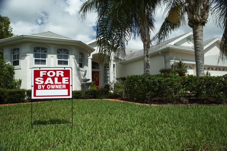 Pros and Cons of Selling by Owner in Lakeland
