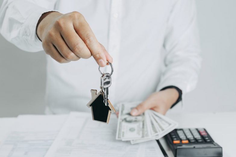 What Is the Process of Selling My House in Lakeland for Cash?